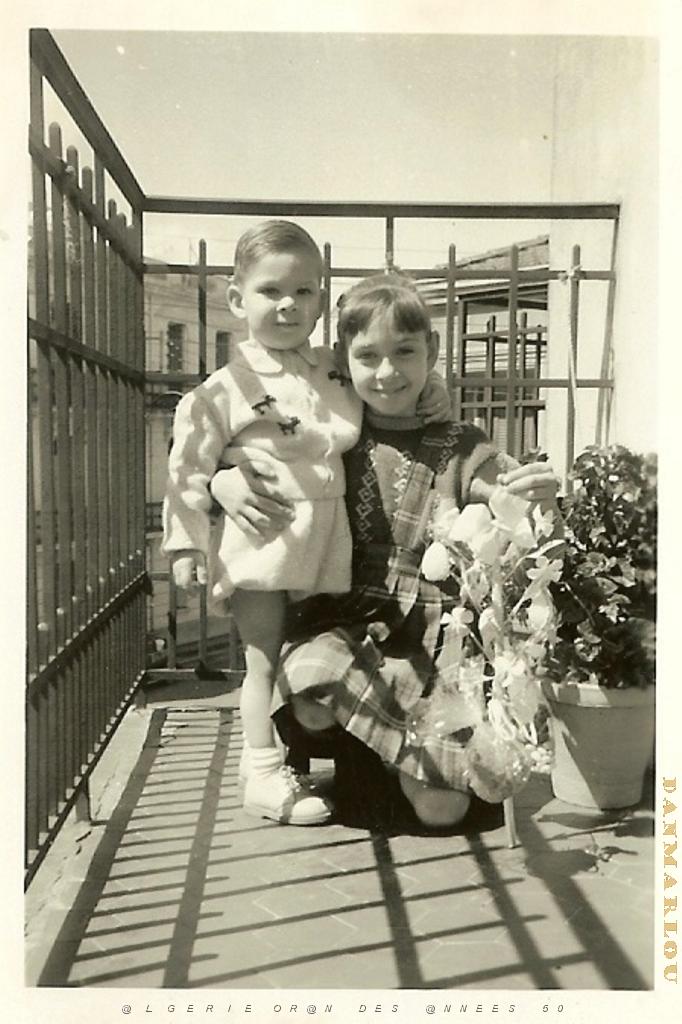 FAMILLE 011 ORAN 1956 LES RAMEAUX.jpg